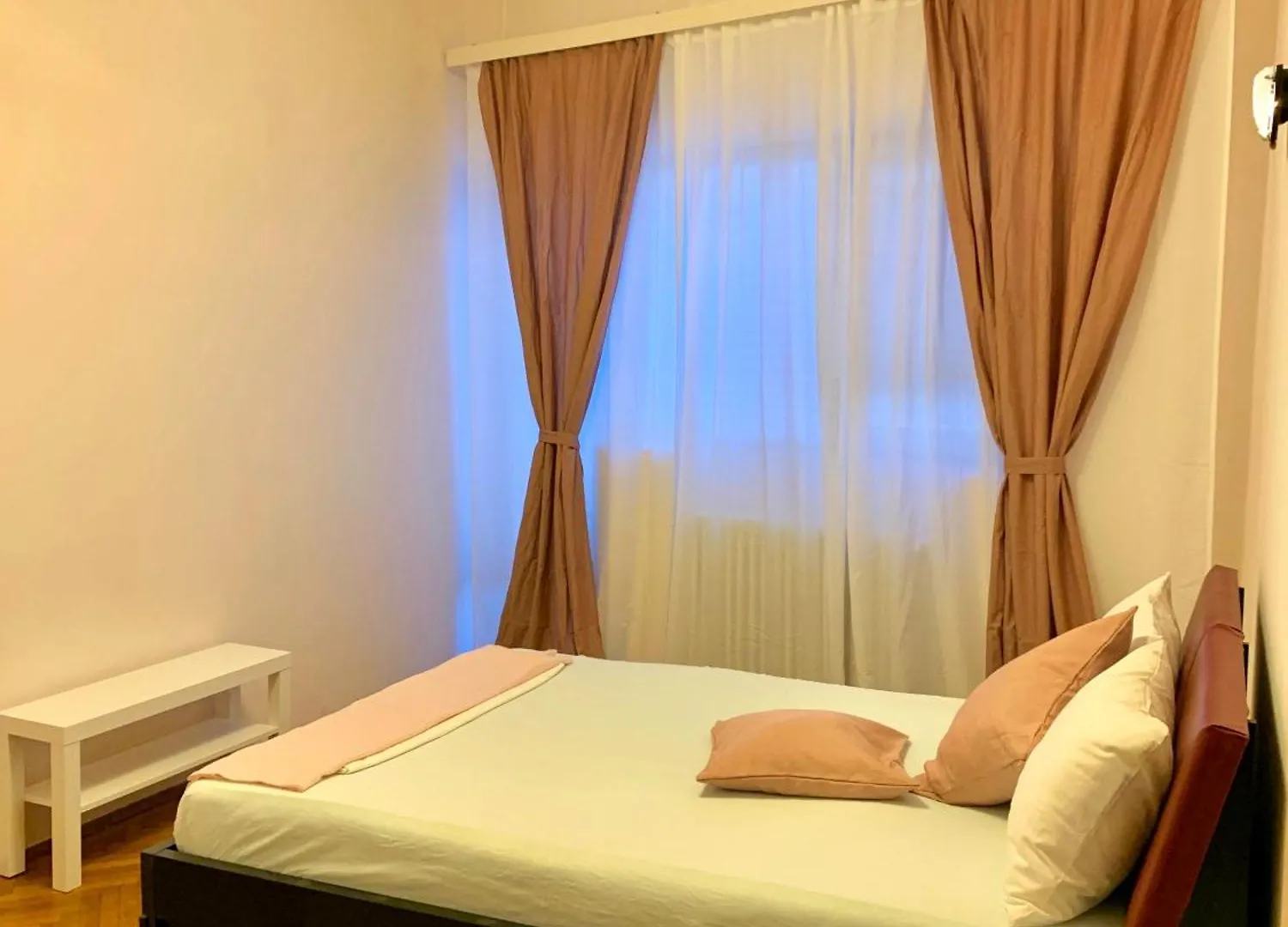 Downtown Unirii Square Private Economy Rooms With Shared Amenities Bucharest 0*,