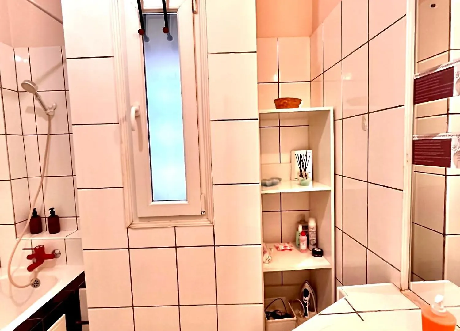 Downtown Unirii Square Private Economy Rooms With Shared Amenities Bucharest Romania